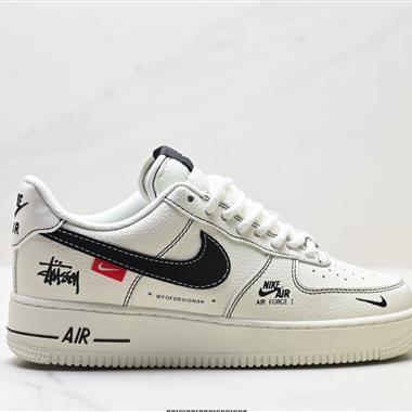 NIKE AIR FORCE 1‘07 