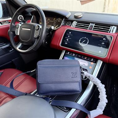 LOUIS VUITTON   2025新款男生時尚包包 尺寸：24x18x9CM