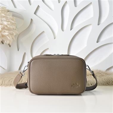 HERMES   2026新款男生時尚包包 尺寸：24*15*10CM