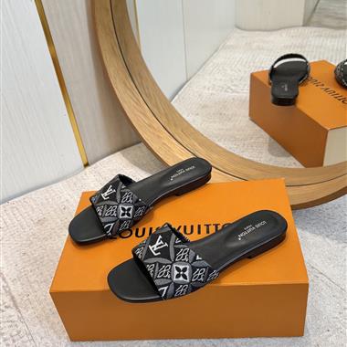 LOUIS VUITTON  2026新款女生休閒時尚鞋子