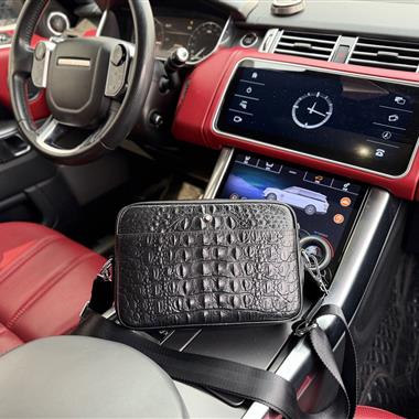 Montblanc   2026新款男生時尚包包 尺寸：24*16*6CM