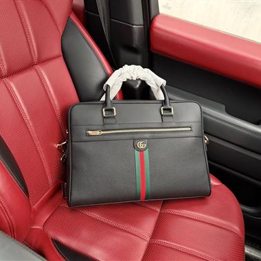 GUCCI  2026新款男生時尚包包 尺寸：38x28x7CM