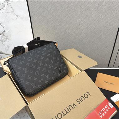 LOUIS VUITTON   2026新款男生時尚包包 尺寸：25*20CM