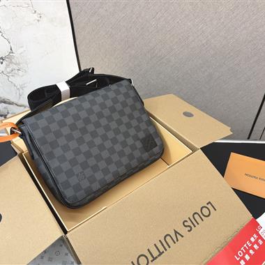 LOUIS VUITTON   2026新款男生時尚包包 尺寸：25*20CM