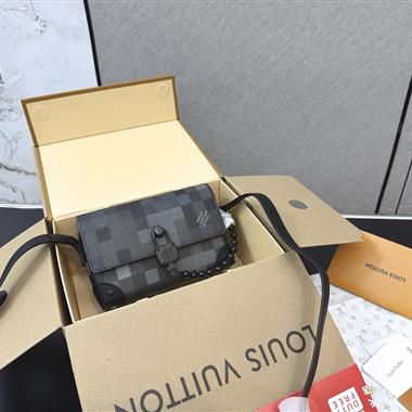 LOUIS VUITTON   2026新款男生時尚包包 尺寸：18*12CM