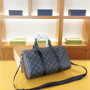 LOUIS VUITTON   2026新款男生時尚包包 尺寸：36x21x17CM