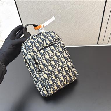 DIOR   2026新款男生時尚包包 尺寸：30*20CM