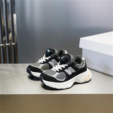 NewBalance NB 2002旋轉紐扣童鞋