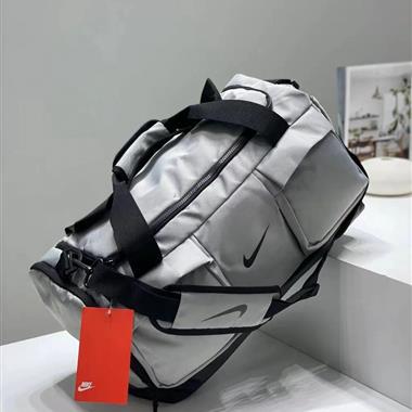 NIKE 2026新款時尚休閒包  尺寸：52*28*25CM
