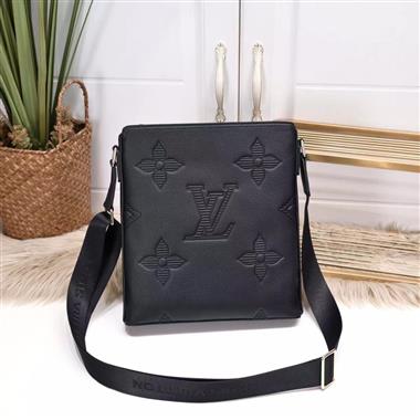 LOUIS VUITTON  2026新款男生時尚包包 尺寸：26*28*5.5CM