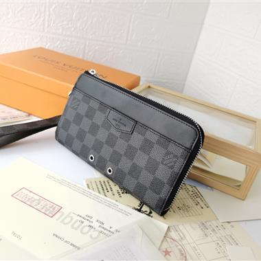 LOUIS VUITTON   2026新款時尚包包  尺寸：19*11*3.5CM