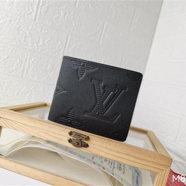 LOUIS VUITTON   2026新款時尚包包 尺寸：11.5 x 9 x 1.5CM