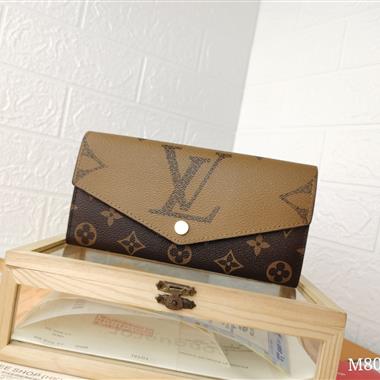 LOUIS VUITTON   2026新款時尚包包  尺寸：19.5*10.5*2.5CM