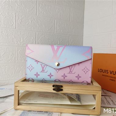 LOUIS VUITTON   2026新款時尚包包  尺寸：19*10.5*2.5CM