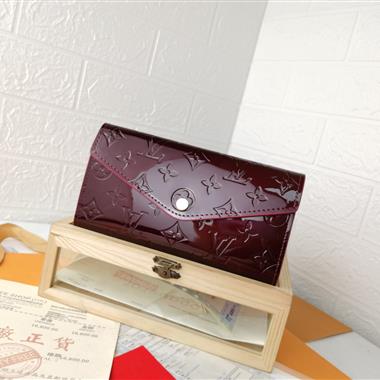 LOUIS VUITTON   2026新款時尚包包  尺寸：19*10CM