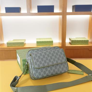 GUCCI   2026新款男生時尚包包 尺寸：24*18*7CM