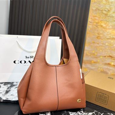 COACH   2026新款女生時尚包包  尺寸：35*27CM