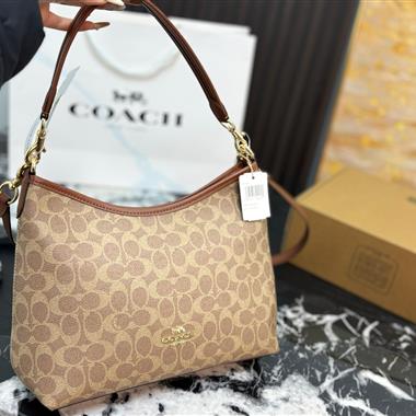 COACH  2026新款女生時尚包包  尺寸：31*23CM