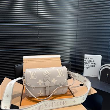 LOUIS VUITTON  2026新款女生時尚包包  尺寸：25*16CM