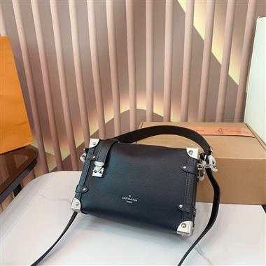 LOUIS VUITTON   2026新款女生時尚包包  尺寸：23*8*16CM