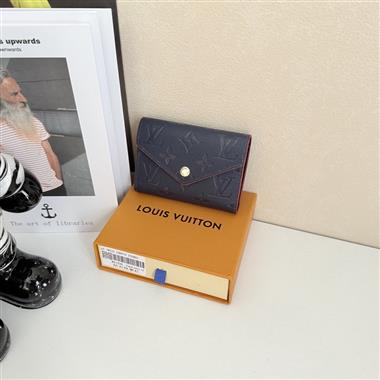 LOUIS VUITTON   2026新款時尚包包 尺寸：12*2*9CM