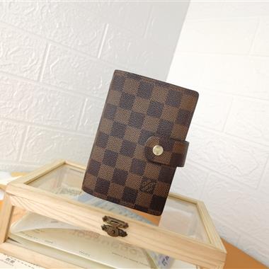 LOUIS VUITTON   2026新款時尚包包 尺寸：10*12CM