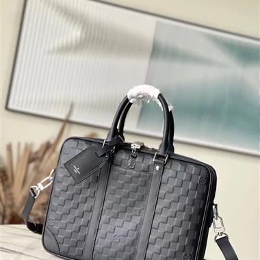 LOUIS VUITTON   2026新款男生時尚包包 尺寸：36.5*27.5*6CM