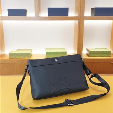 VERSACE   2026新款男生時尚包包 尺寸：31*21*5CM