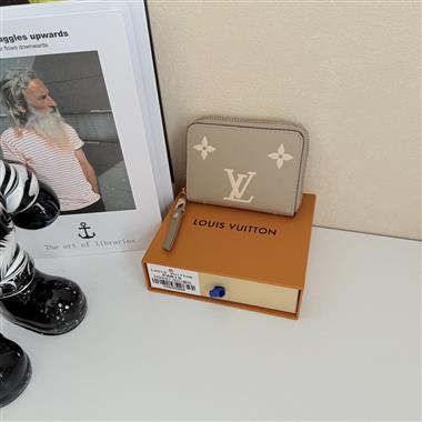 LOUIS VUITTON   2026新款時尚包包 尺寸：11*8.5*2CM