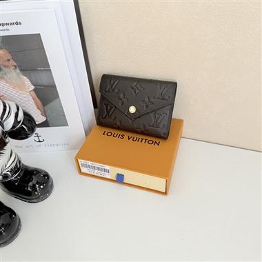 LOUIS VUITTON   2026新款時尚包包 尺寸：12*2*9CM