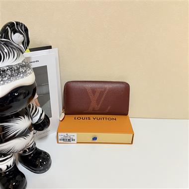 LOUIS VUITTON   2026新款時尚包包  尺寸：19*10CM