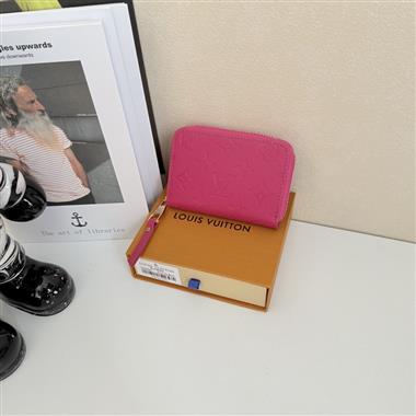 LOUIS VUITTON   2026新款時尚包包  尺寸：11x8x1CM