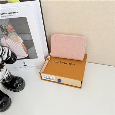 LOUIS VUITTON   2026新款時尚包包  尺寸：11x8x1CM