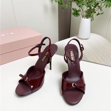 MIUMIU  2026新款女生休閒時尚鞋子