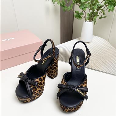 MIUMIU  2026新款女生休閒時尚鞋子