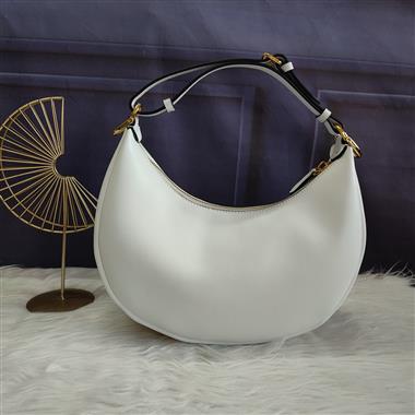 FENDI  2026新款女生時尚包包  尺寸：29*24*10CM