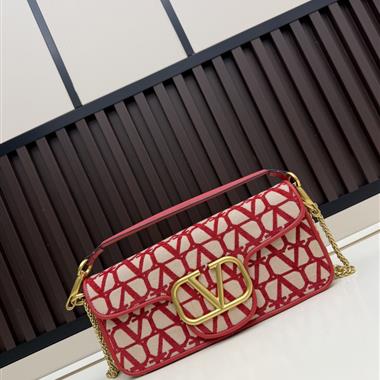 Valentino   2026新款女生時尚包包  尺寸：27*13*6CM