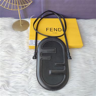FENDI  2026新款女生時尚包包  尺寸：21.5*15*1CM