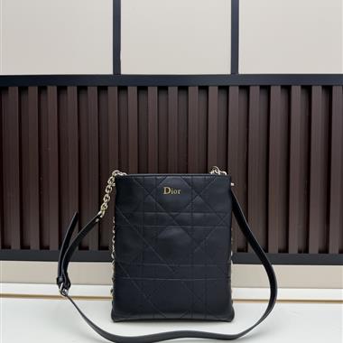 DIOR   2026新款女生時尚包包  尺寸：18x21x7CM