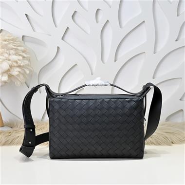 BOTTEGA VENETA   2026新款男生時尚包包 尺寸：31*23*10CM