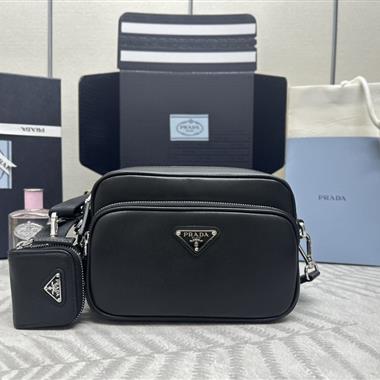 PRADA   2026新款男生時尚包包 尺寸：20*13.5*7CM