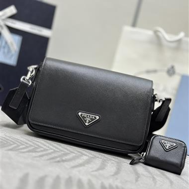 PRADA   2026新款男生時尚包包 尺寸：22*14.5*5CM