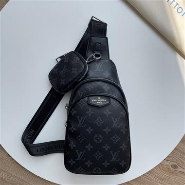 LOUIS VUITTON   2026新款男生時尚包包 尺寸：28*16*5.5CM