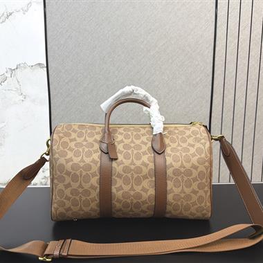 COACH     2026新款男生時尚包包 尺寸：35*21CM