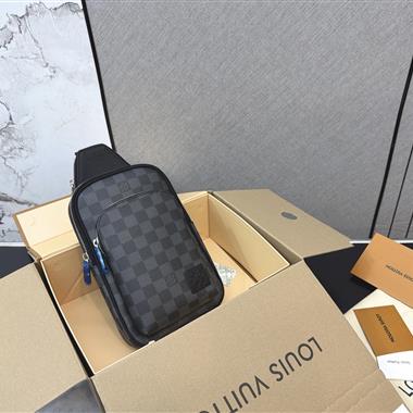 LOUIS VUITTON    2026新款男生時尚包包 尺寸：30*18CM