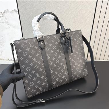 LOUIS VUITTON    2026新款男生時尚包包 尺寸：40*32CM