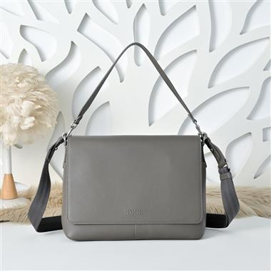 DIOR   2026新款男生時尚包包 尺寸：33*24.5*14CM
