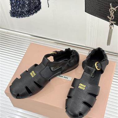 MIUMIU   2026新款女生休閒時尚鞋子