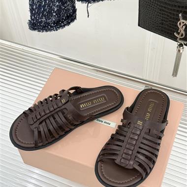 MIUMIU   2026新款女生休閒時尚鞋子