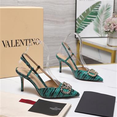 Valentino    2026新款女生休閒時尚鞋子